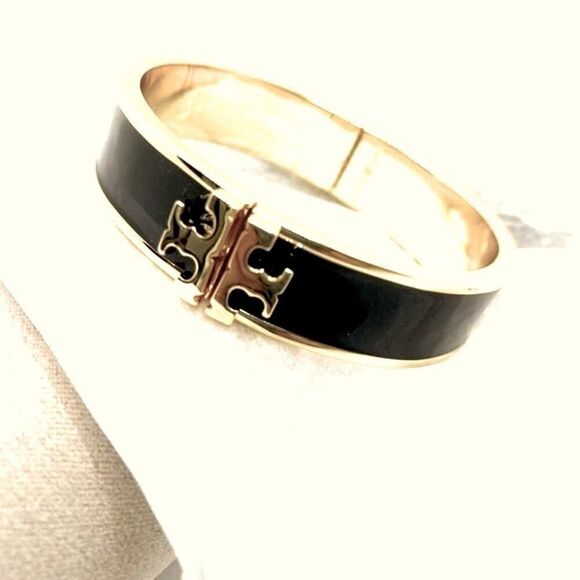NWOT Tory Burch Kira Black Enameled Bangle Hinged Bracelet - Picture 3 of 6